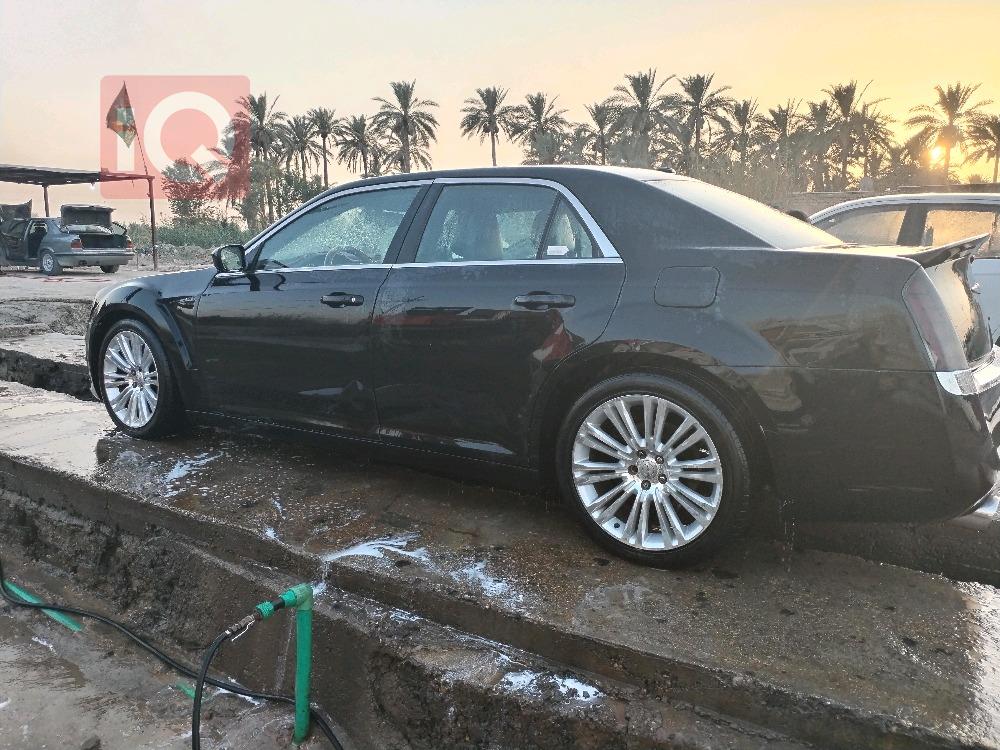 كرايسلر 300